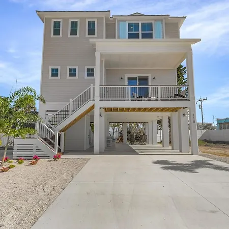 118 Fairweather Ln - Brand New 4 Bedden 4,5 Bath Home W,Hot Tub Home